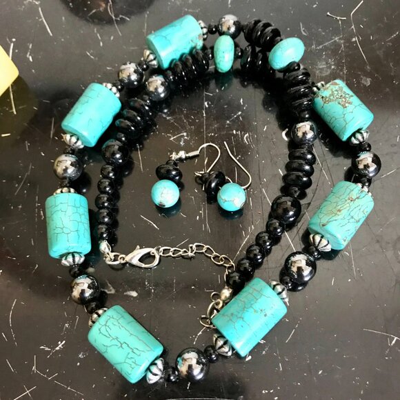 Lot Costume Fashion Jewelry Chunky Bangles Bracelets, Necklaces, Ring, Pendant - Picture 9 of 11